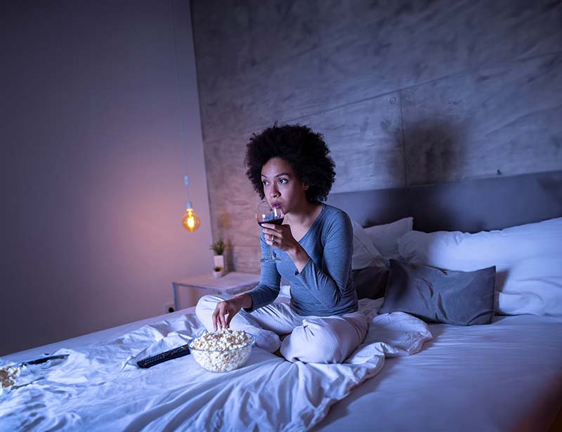 Reasons You May Gain Weight If You Eat Before Bed